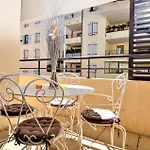 Beautiful In With Swimming Pool Apartment *