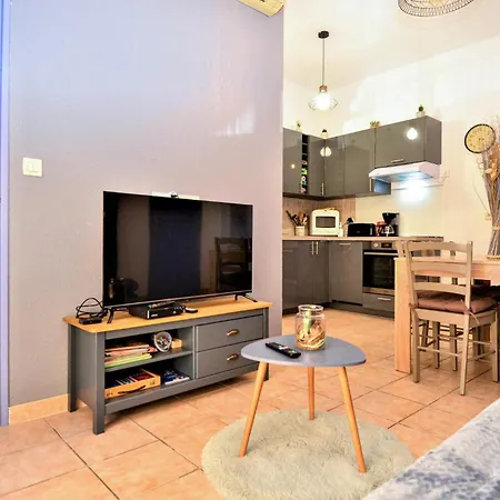 2 Bedroom Amazing In Uzes