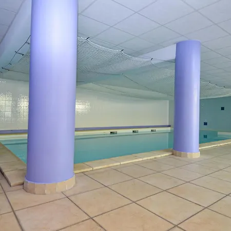 2 Bedroom Amazing In Uzes