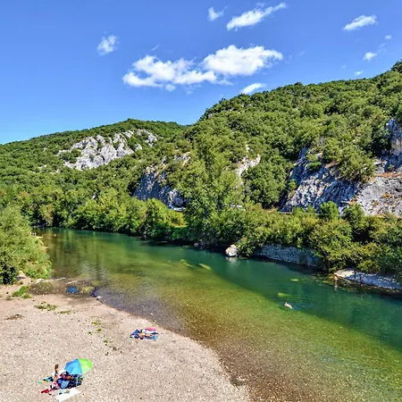 2 Bedroom Amazing In Uzes